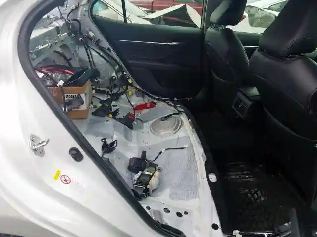 4T1B61HK5JU109420 2018 TOYOTA CAMRY XSE-5