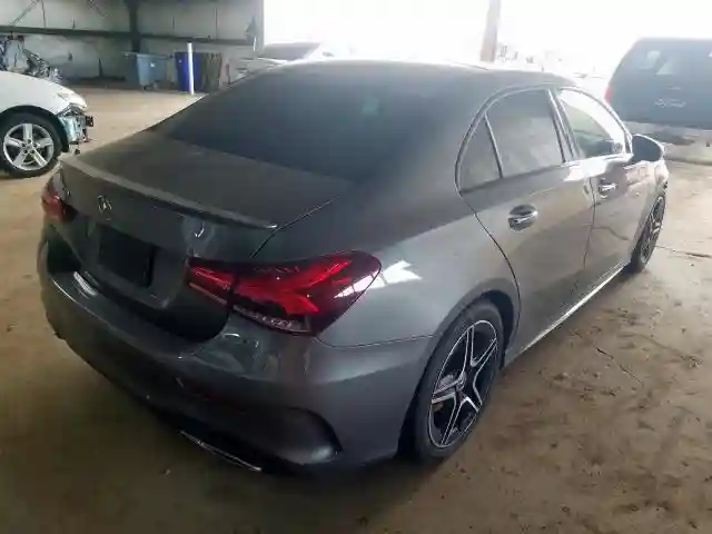 WDD3G4EB8KW001655 2019 MERCEDES-BENZ A 220 4MATIC-3