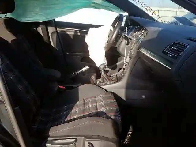 3VW447AUXHM058557 2017 VOLKSWAGEN GTI S/SE-4