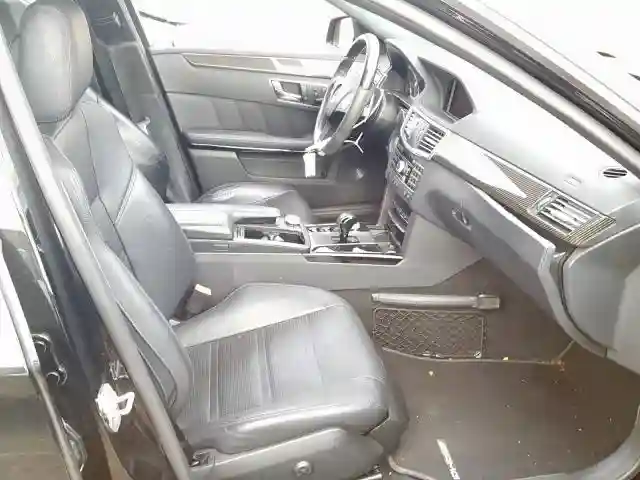 WDDHF7HB4BA305181 2011 MERCEDES-BENZ E 63 AMG-4