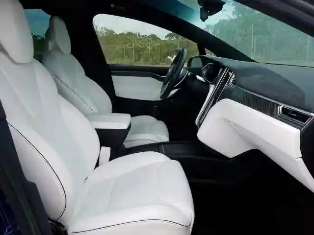5YJXCBE25GF014581 2016 TESLA MODEL X-4
