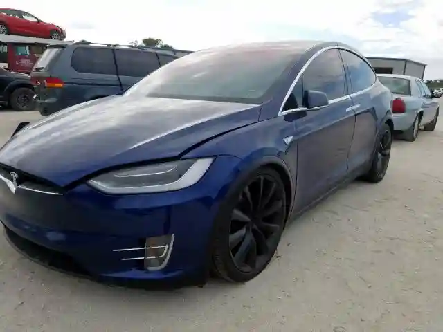 5YJXCBE25GF014581 2016 TESLA MODEL X-1