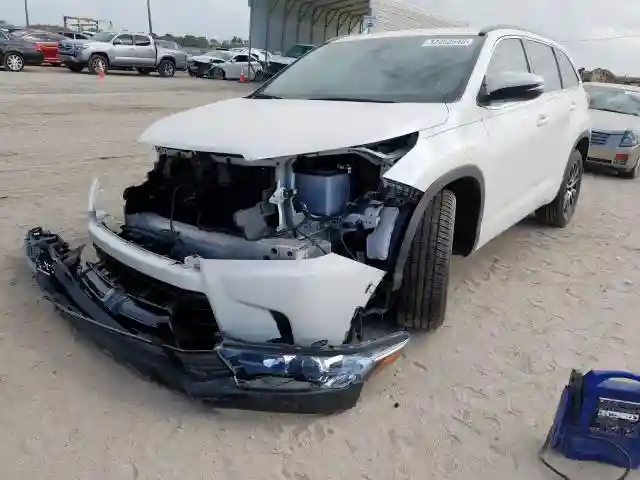 5TDKZRFH1JS528760 2018 TOYOTA HIGHLANDER SE-1