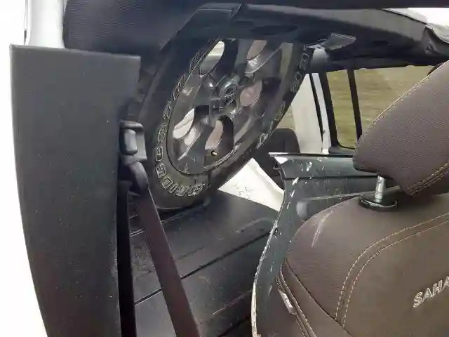 1C4HJWEG5JL927892 2018 JEEP WRANGLER UNLIMITED SAHARA-5