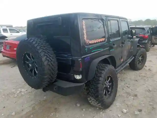 1C4BJWEG6DL617437 2013 JEEP WRANGLER UNLIMITED SAHARA-3