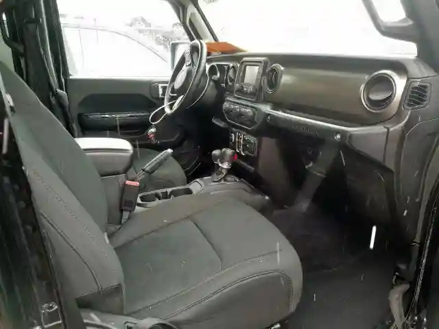1C4HJXDNXKW588942 2019 JEEP WRANGLER UNLIMITED SPORT-4