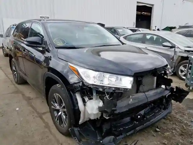 5TDBZRFH9JS899715 2018 TOYOTA HIGHLANDER LE-0
