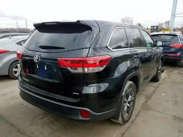 5TDBZRFH9JS899715 2018 TOYOTA HIGHLANDER LE-3
