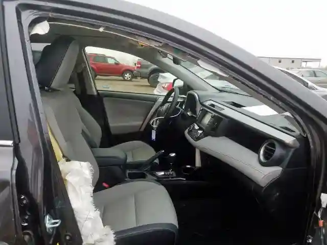 JTMDFREV2JJ175452 2018 TOYOTA RAV4 LIMITED-4