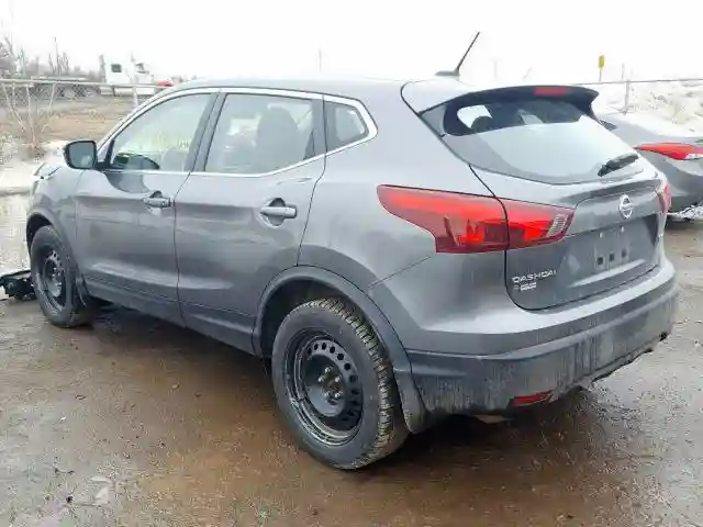 JN1BJ1CR6JW281101 2018 NISSAN ROGUE SPORT S-2