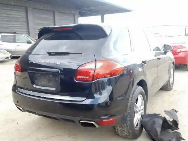 WP1AE2A26BLA93088 2011 PORSCHE CAYENNE S HYBRID-3