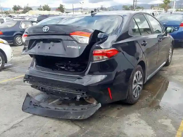 JTDEBRBE8LJ013428 2020 TOYOTA COROLLA LE-3