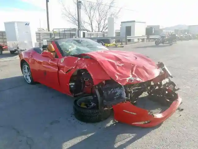 ZFF77XJA3F0210368 2015 FERRARI CALIFORNIA T-0