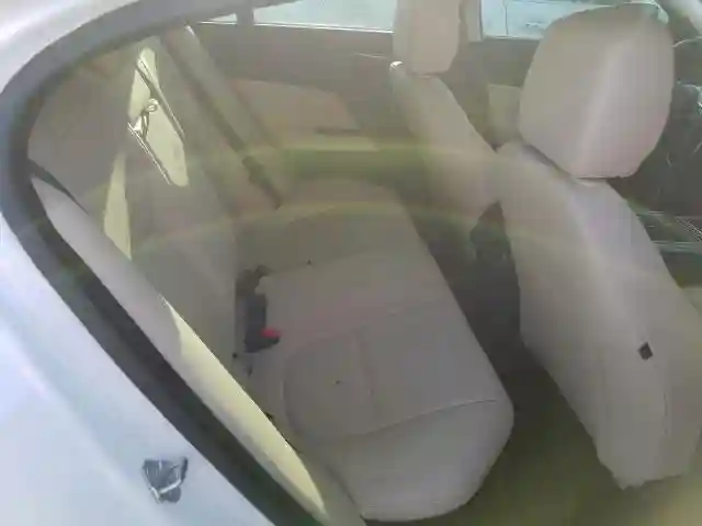 SAJAD4BG5HA966426 2017 JAGUAR XE PREMIUM-5
