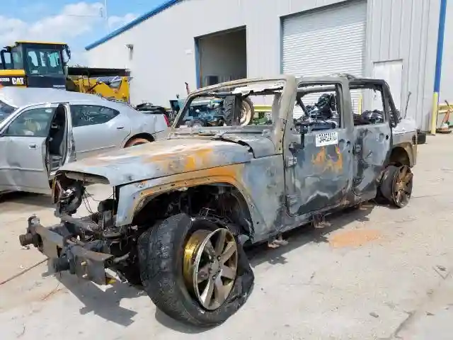1C4HJWEG8HL592122 2017 JEEP WRANGLER UNLIMITED SAHARA-1