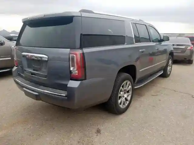 1GKS2HKJ5KR136781 2019 GMC YUKON XL DENALI-3