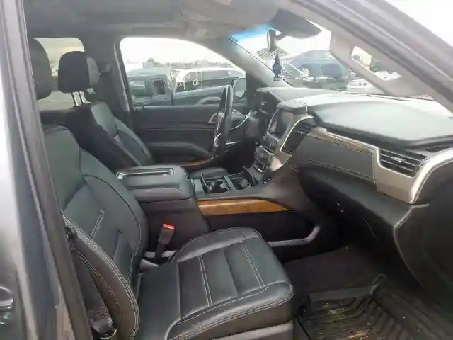 1GKS2HKJ5KR136781 2019 GMC YUKON XL DENALI-4
