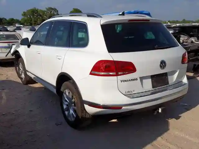 WVGEF9BP3GD001273 2016 VOLKSWAGEN TOUAREG SPORT-2