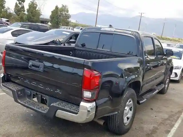 5TFAX5GN0JX116693 2018 TOYOTA TACOMA DOUBLE CAB-3