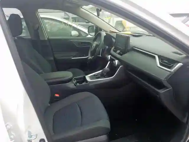 JTMLWRFVXKD025681 2019 TOYOTA RAV4 LE-4