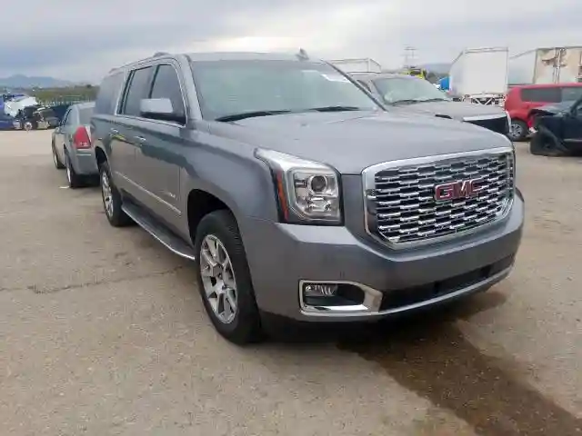 1GKS2HKJ5KR136781 2019 GMC YUKON XL DENALI-0