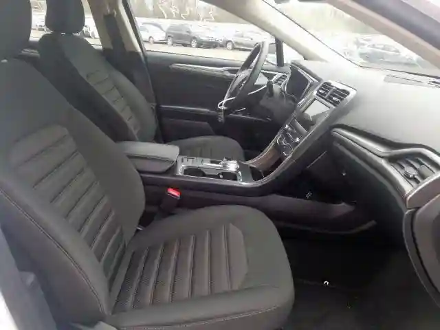 3FA6P0LUXKR220193 2019 FORD FUSION SE-4