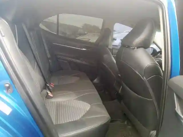 4T1B11HK1JU120168 2018 TOYOTA CAMRY L-5