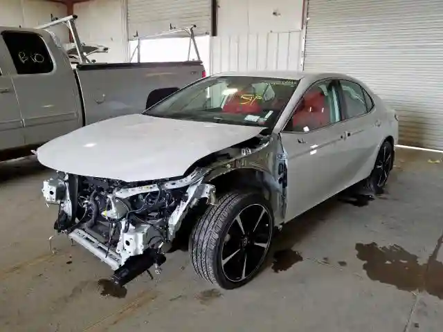 4T1B61HK3KU298022 2019 TOYOTA CAMRY XSE-1
