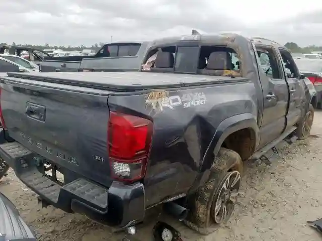 5TFCZ5AN7JX165188 2018 TOYOTA TACOMA DOUBLE CAB-3