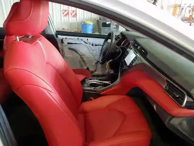 4T1B61HK3KU298022 2019 TOYOTA CAMRY XSE-4