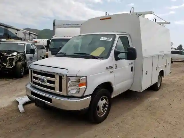 1FDWE3F64KDC24873 2019 FORD ECONOLINE E350 SUPER DUTY CUTAWAY VAN-1