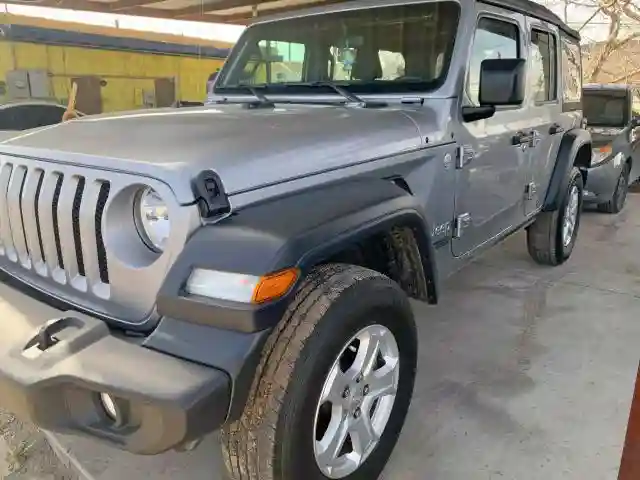 1C4HJXDG1JW273365 2018 JEEP WRANGLER UNLIMITED SPORT-1