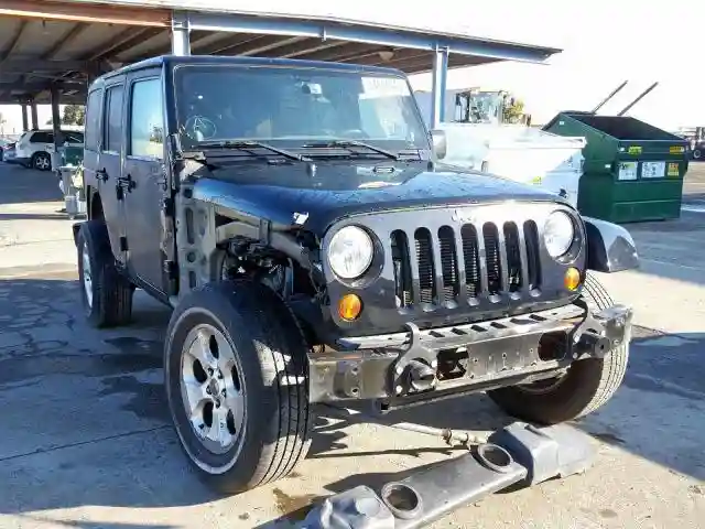 1C4HJWEG5DL525505 2013 JEEP WRANGLER UNLIMITED SAHARA-0