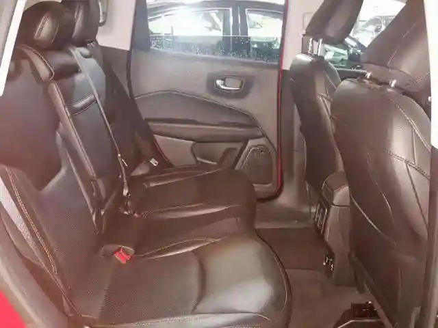 3C4NJDCBXKT598854 2019 JEEP COMPASS LIMITED-5