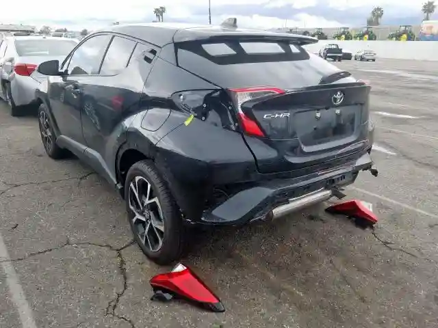JTNKHMBX6L1067098 2020 TOYOTA C-HR XLE-2