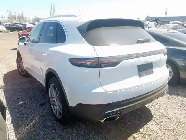 WP1AA2AY9KDA14622 2019 PORSCHE CAYENNE-2