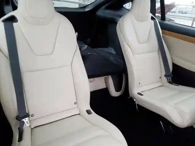5YJXCBE25KF207595 2019 TESLA MODEL X-5