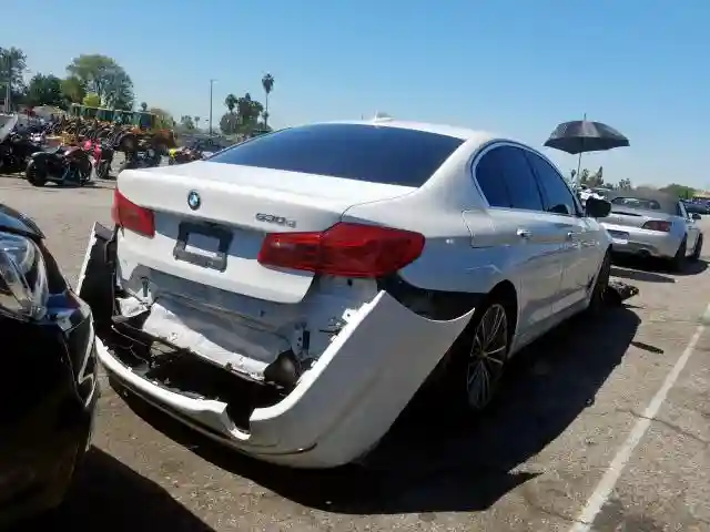 WBAJA9C57JB033142 2018 BMW 530E-3