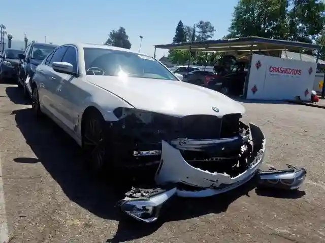 WBAJA9C57JB033142 2018 BMW 530E-0