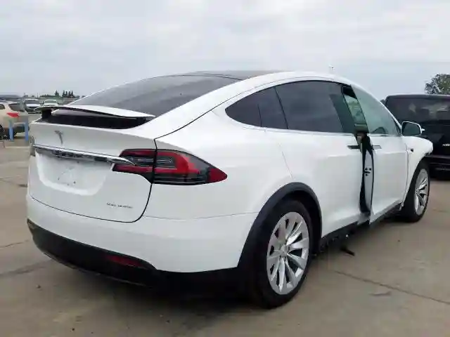 5YJXCBE25KF207595 2019 TESLA MODEL X-3