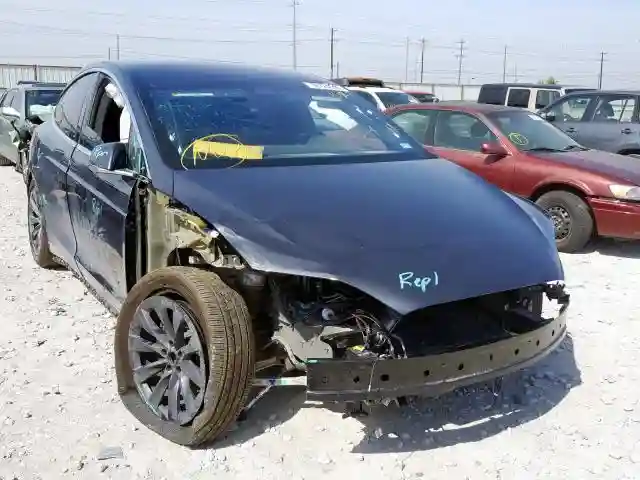 5YJXCDE20KF151867 2019 TESLA MODEL X-0