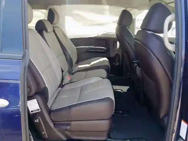 KNDME5C17J6365245 2018 KIA SEDONA SXL-5