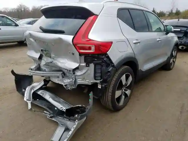 YV4162UK7K2059027 2019 VOLVO XC40 T5 MOMENTUM-3