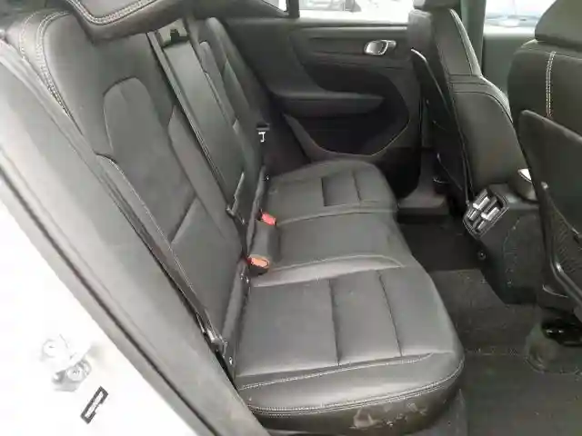 YV4162UK7K2059027 2019 VOLVO XC40 T5 MOMENTUM-5
