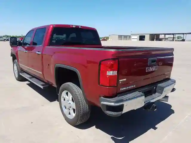 1GT12TEY2JF183236 2018 GMC SIERRA K2500 SLT-2