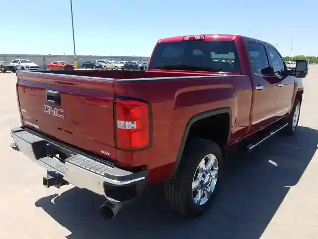 1GT12TEY2JF183236 2018 GMC SIERRA K2500 SLT-3