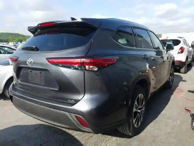 5TDGZRAH4LS007421 2020 TOYOTA HIGHLANDER XLE-3