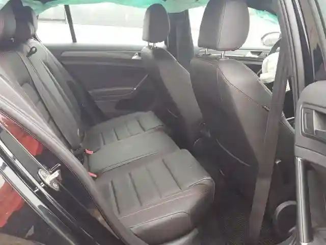 3VW6T7AU7KM037622 2019 VOLKSWAGEN GTI AUTOBAHN-5