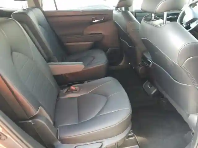 5TDGZRAH4LS007421 2020 TOYOTA HIGHLANDER XLE-5