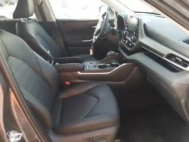 5TDGZRAH4LS007421 2020 TOYOTA HIGHLANDER XLE-4